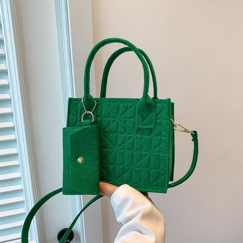Stylish shoulder bags