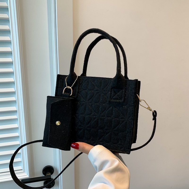 Stylish shoulder bags