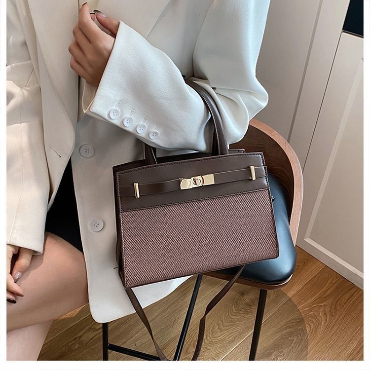 Minimalist season handbag