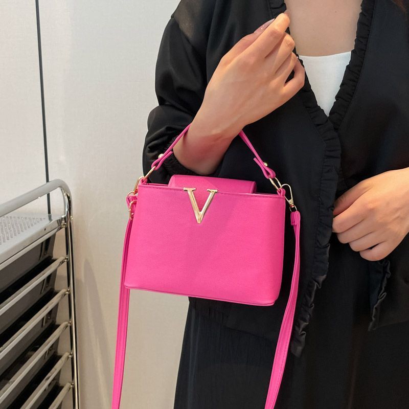 Single shouldered handbag