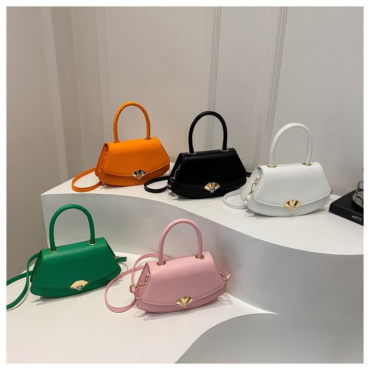 Cross body niche bag