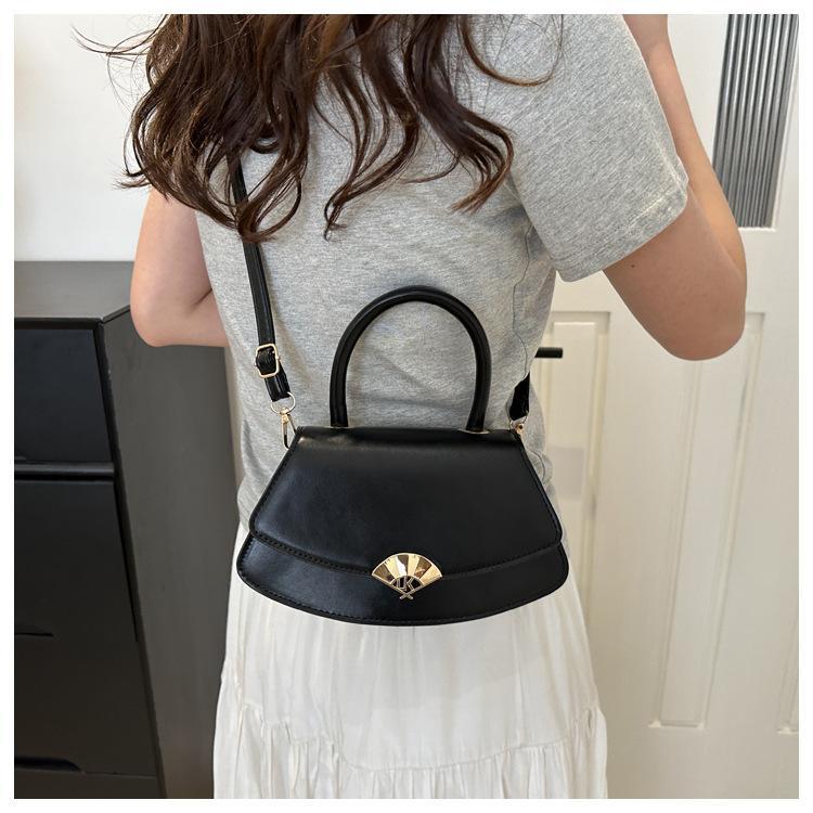 Cross body niche bag