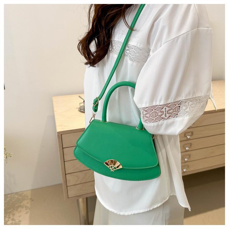 Cross body niche bag