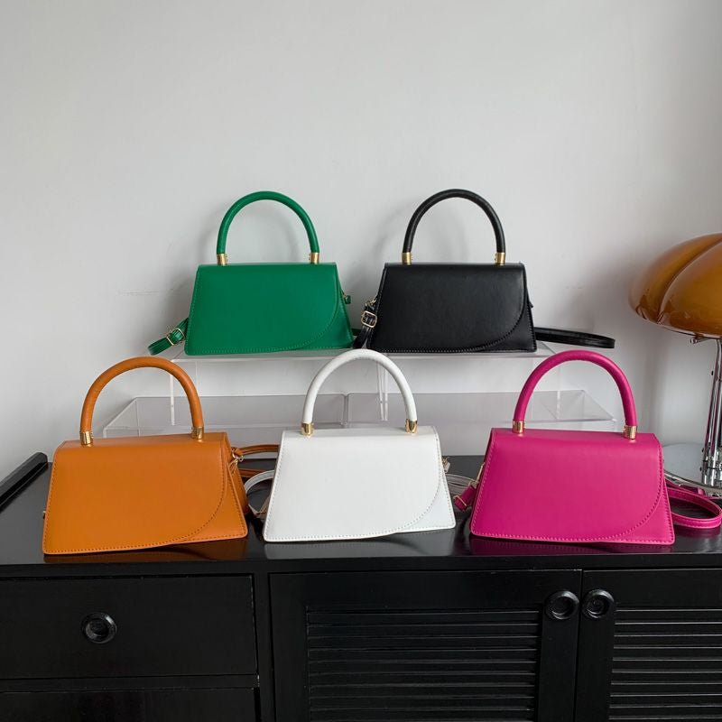 2024 trendy color handbag